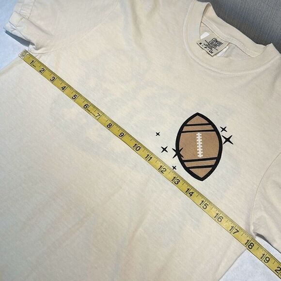 NEW Comfort Colors Football Tshirt Busy Raising Ballers Sz Small Beige Short Sle - Picture 6 of 7
